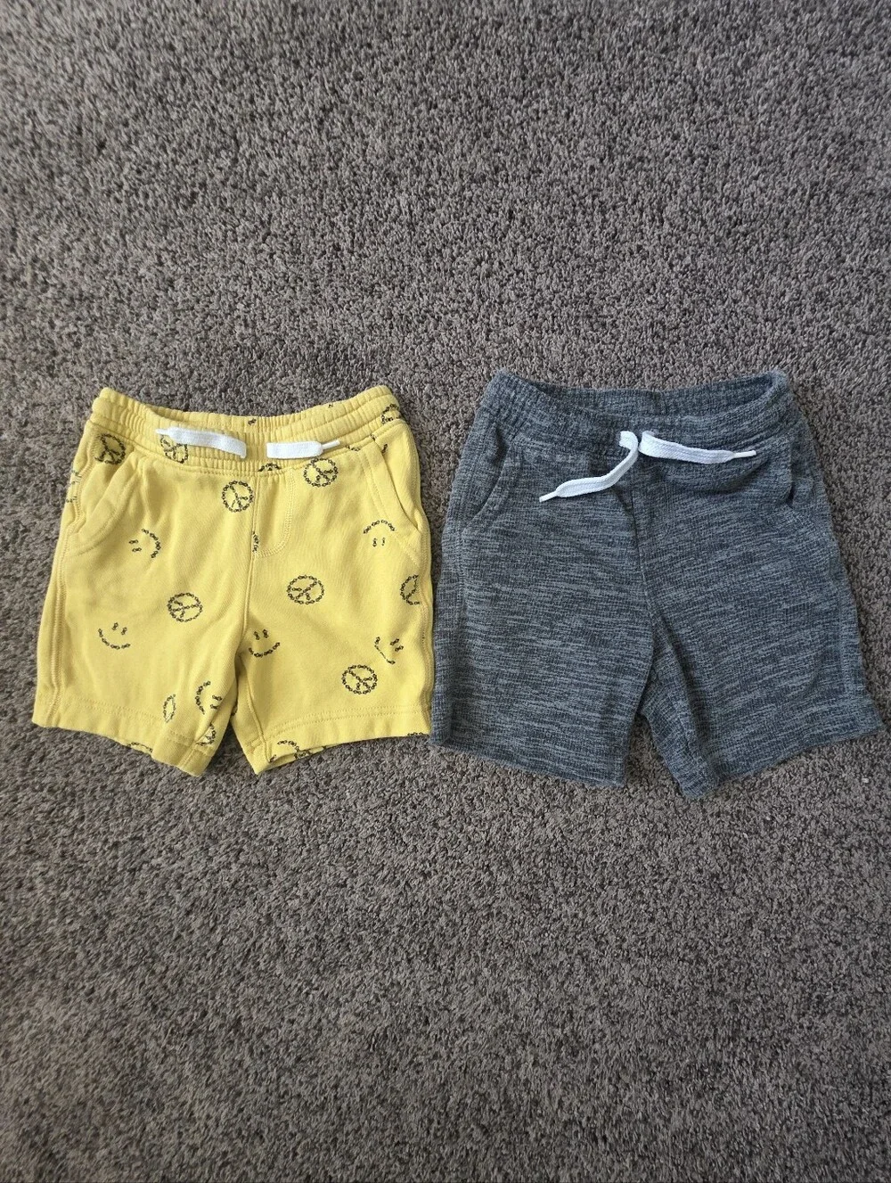 Old Navy Boys XS 5 Pull-On Shorts 2 Pair Bundle Yellow Gray